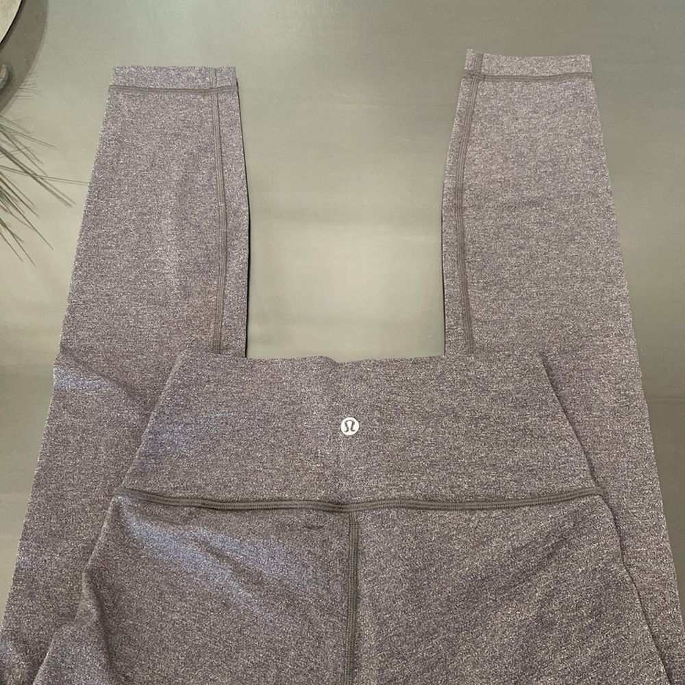 LIKE NEW Rare Grey Lululemon Align 7/8 leggings size 4
